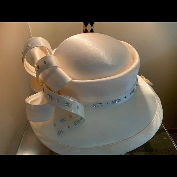 Satin Cream wide brim full of rhinestone.